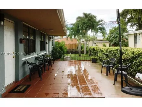2405 W 9 Ln, Hialeah, FL 33010 photo 1