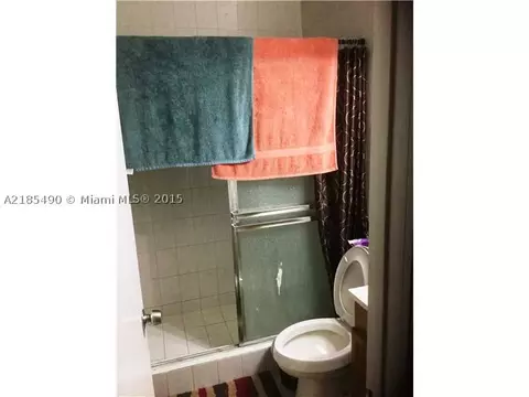 2405 W 9 Ln, Hialeah, FL 33010 photo 9
