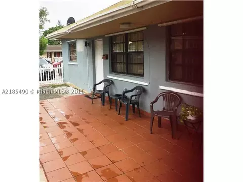 2405 W 9 Ln, Hialeah, FL 33010 photo 2