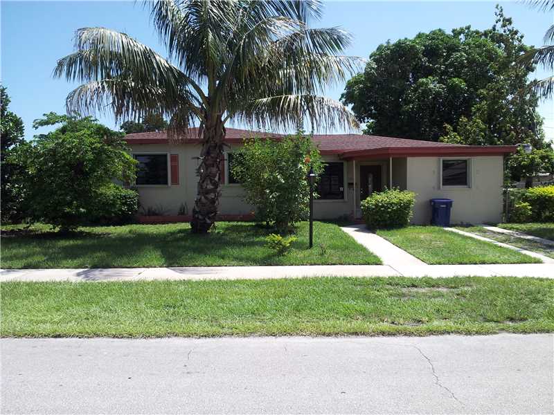 910 NE 178 Te, Miami, FL 33162 photo 1