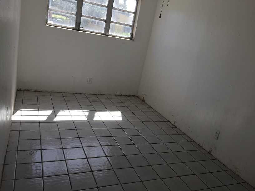 855 NW 84 Te, Miami, FL 33150 photo 2