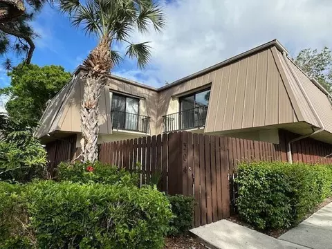 304 Miramar Ln #C4, Palm Beach Gardens, FL 33410