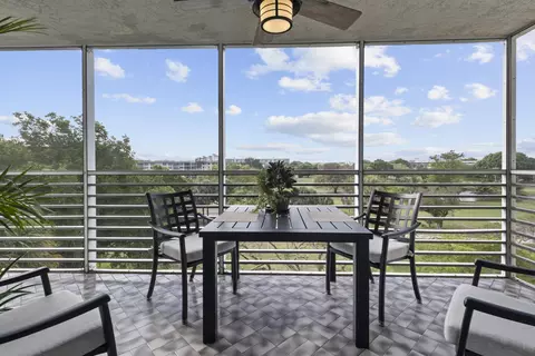 3520 Oaks Way #510, Pompano Beach, FL 33069