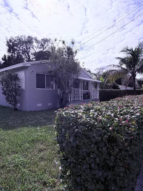 1500 NW 44th St, Miami, FL 33142