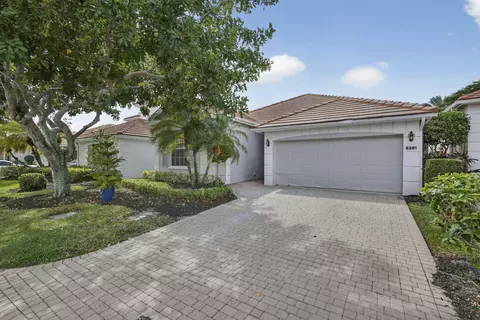 8281 Heritage Club Dr, West Palm Beach, FL 33412