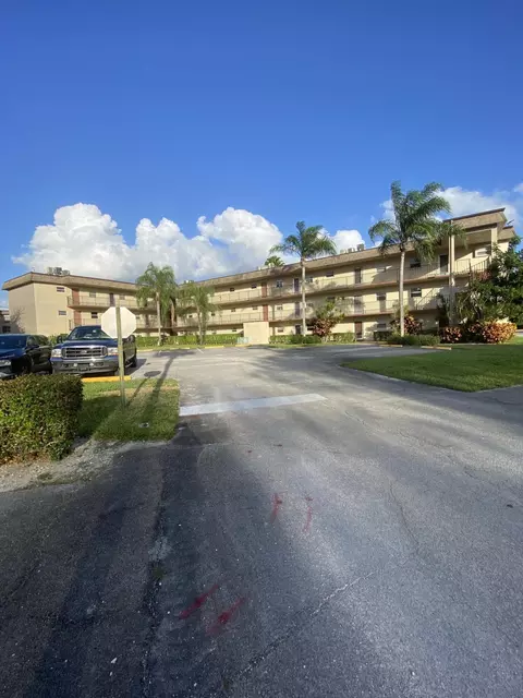 715 Lori Dr #302, Palm Springs, FL 33461