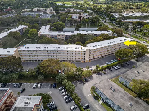 6731 Cypress Rd #402, Plantation, FL 33317