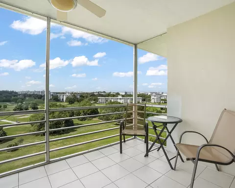2671 S Course Dr #907, Pompano Beach, FL 33069