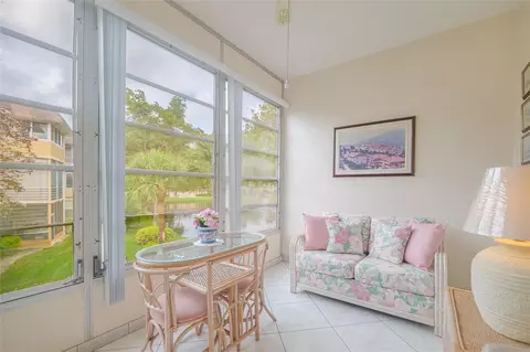 3431 NW 50th Ave #213, Lauderdale Lakes, FL 33319
