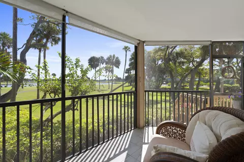 Exterior - 233 NEdgewater Dr #104, Stuart, FL 34996 photo 6 of 13