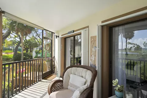 Exterior - 233 NEdgewater Dr #104, Stuart, FL 34996 photo 5 of 13