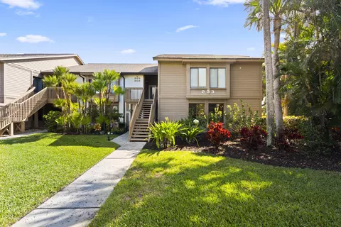 Exterior - 233 NEdgewater Dr #104, Stuart, FL 34996 photo 1 of 13