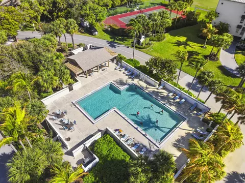 Exterior - 233 NEdgewater Dr #104, Stuart, FL 34996 photo 11 of 13