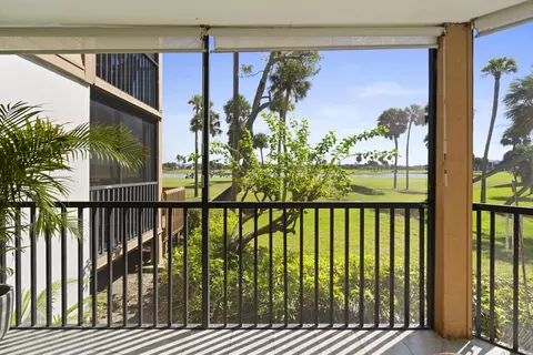 Exterior - 233 NEdgewater Dr #104, Stuart, FL 34996 photo 7 of 13