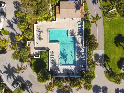 Exterior - 233 NEdgewater Dr #104, Stuart, FL 34996 photo 10 of 13