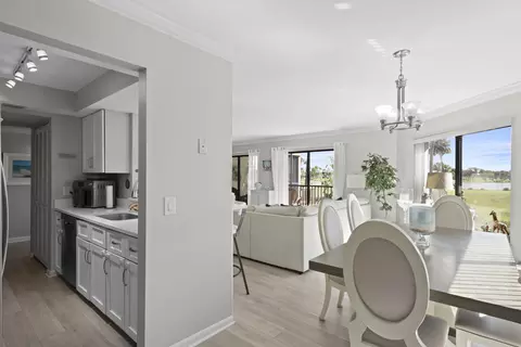 Dining - 233 NEdgewater Dr #104, Stuart, FL 34996 photo 3 of 3