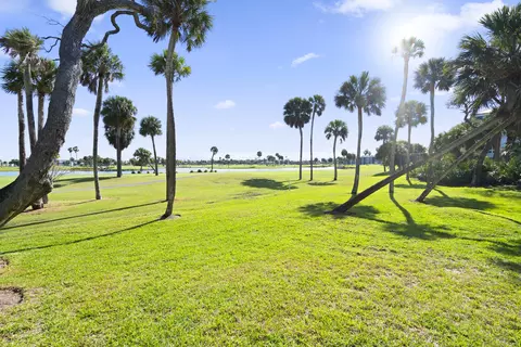 Exterior - 233 NEdgewater Dr #104, Stuart, FL 34996 photo 12 of 13