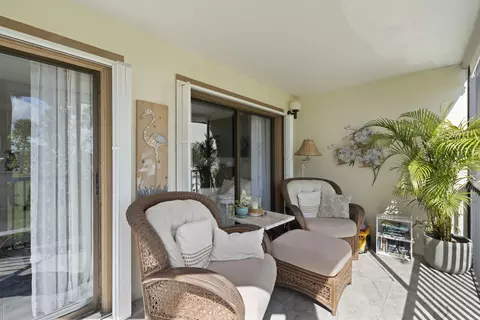 Exterior - 233 NEdgewater Dr #104, Stuart, FL 34996 photo 8 of 13