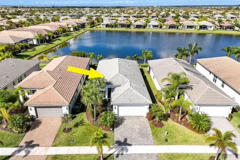 10644 SW Sunray St, Port Saint Lucie, FL 34987
