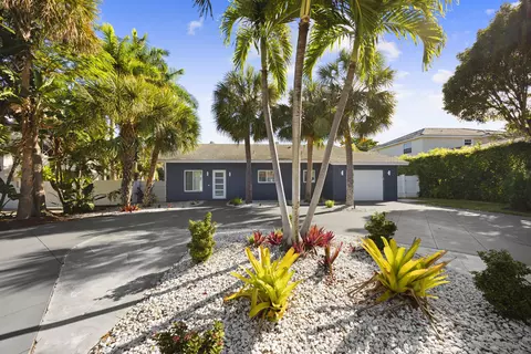 930 NW 4th Ct, Boca Raton, FL 33432
