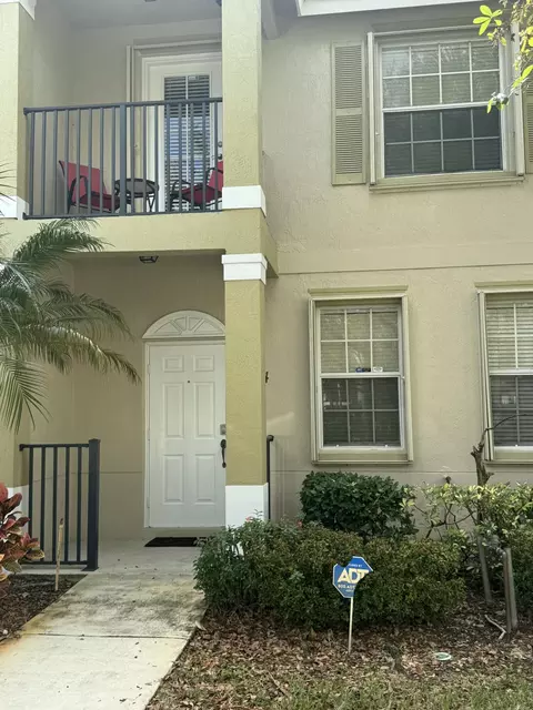 2104 SEatonville Dr, Port Saint Lucie, FL 34952