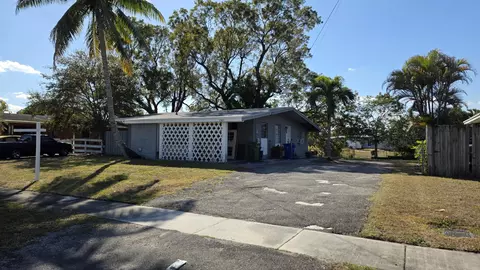2305 E River Dr, Margate, FL 33063 photo 2