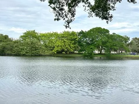 9450 Poinciana Pl #301, Davie, FL 33324