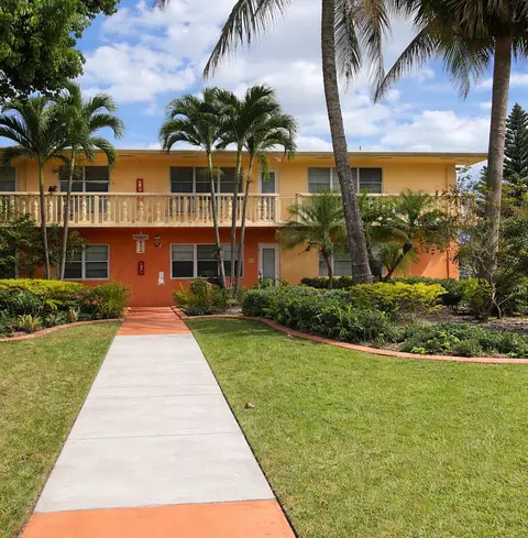 210 Salisbury I, West Palm Beach, FL 33417