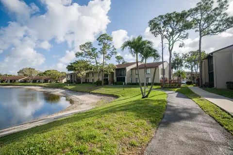 707 Sunny Pine Way #C2, Greenacres, FL 33415