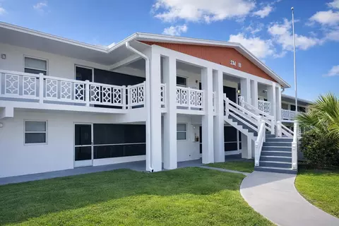 1701 NW 46th Ave #111, Lauderhill, FL 33313