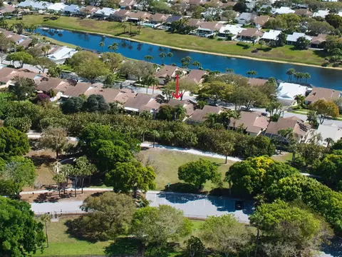 View/Area - 232 River Park Dr, Jupiter, FL 33477 photo 4 of 9