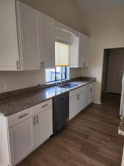 Kitchen - 232 River Park Dr, Jupiter, FL 33477 photo 1 of 3
