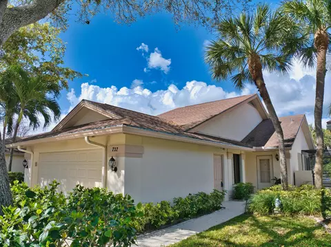 Exterior - 232 River Park Dr, Jupiter, FL 33477 photo 4 of 7