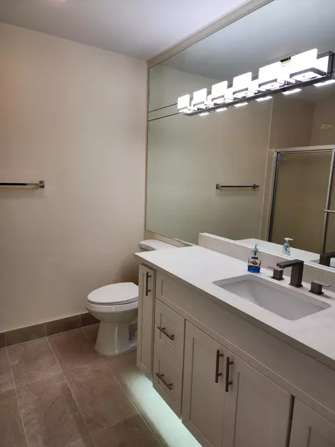 Bath - 232 River Park Dr, Jupiter, FL 33477 photo 3 of 3
