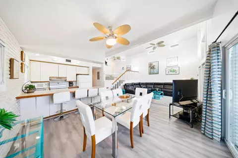 Dining - 350 E Ocean Dr #KEY colony, Key Colony Beach, FL 33051 photo 1 of 2