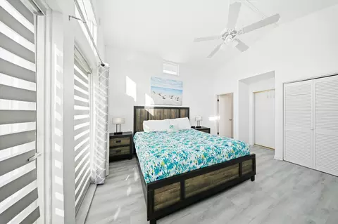 Bedroom - 350 E Ocean Dr #KEY colony, Key Colony Beach, FL 33051 photo 7 of 15