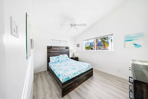 Bedroom - 350 E Ocean Dr #KEY colony, Key Colony Beach, FL 33051 photo 3 of 15