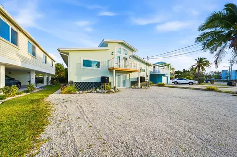 Exterior - 350 E Ocean Dr #KEY colony, Key Colony Beach, FL 33051 photo 2 of 15