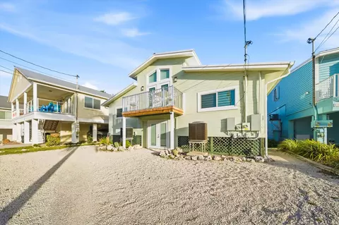 Exterior - 350 E Ocean Dr #KEY colony, Key Colony Beach, FL 33051 photo 4 of 15