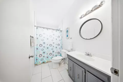Bath - 350 E Ocean Dr #KEY colony, Key Colony Beach, FL 33051 photo 5 of 5