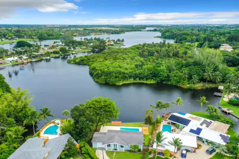 6803 Kingston Dr, Lake Worth, FL 33462