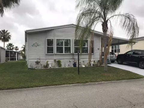 12 S Granada Ln, Port Saint Lucie, FL 34952