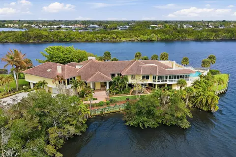 12198 SE Riverbend Ln, Port Saint Lucie, FL 34984