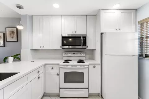 3654 Via Poinciana #504, Lake Worth, FL 33467
