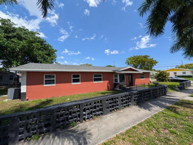 602 SW 1st St, Dania Beach, FL 33004