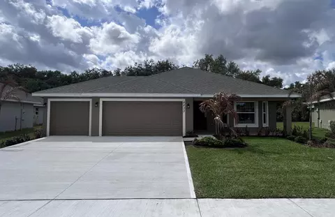 8833 Waterstone Blvd, Fort Pierce, FL 34951