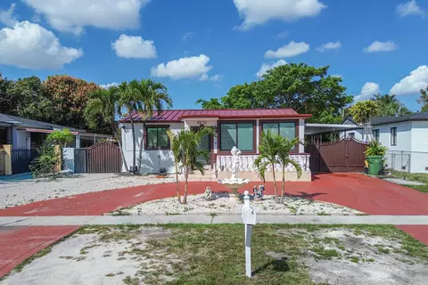 4970 E Palm Ct, Hialeah, FL 33013