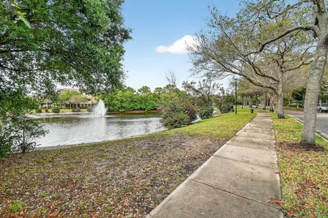 View/Area - 355 E Thatch Palm Cir #103, Jupiter, FL 33458 photo 4 of 16