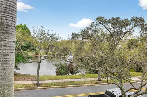 View/Area - 355 E Thatch Palm Cir #103, Jupiter, FL 33458 photo 2 of 16