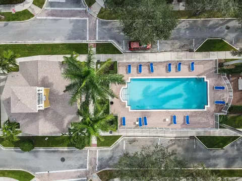 View/Area - 355 E Thatch Palm Cir #103, Jupiter, FL 33458 photo 7 of 16
